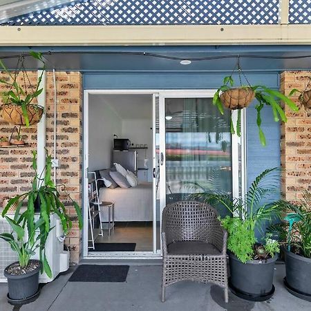 The Brick Batch - Holiday Unit! Bellara Exterior foto